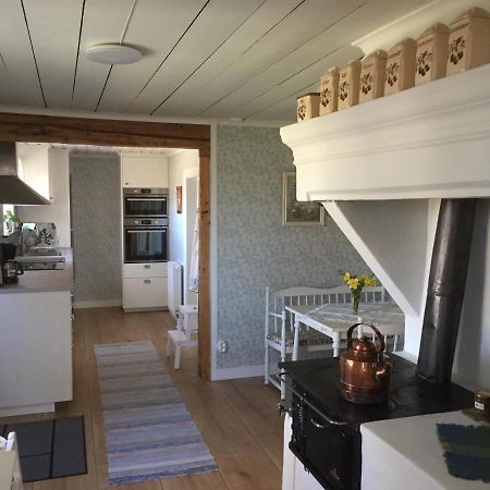 Stenbrottets Lillstuga Falkoping Bagian luar foto